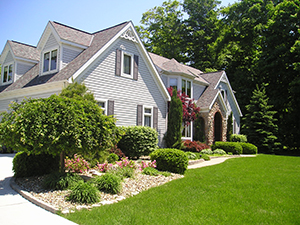 Landscapers and Lawncare Services in Altoona, IA